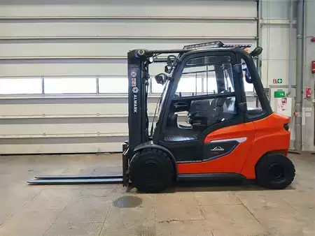 Diesel Forklifts 2021  Linde H30D (1)