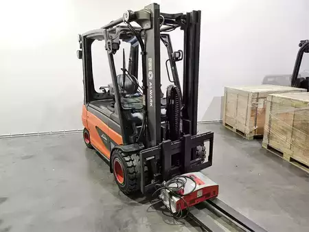 Electric - 4 wheels 2021  Linde E35L (9)
