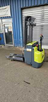 Stacker pedestre 2015  Clark SX12 (3)