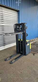 Stacker pedestre 2015  Clark SX12 (7)