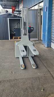 Pallet Stackers 2017  Jungheinrich EJC M 10 (6)
