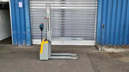 Pallet Stackers 2018  Jungheinrich EJC M 10 (1)