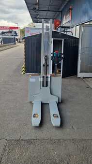 Pallet Stackers 2018  Jungheinrich EJC M 10 (4)