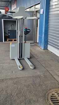 Pallet Stackers 2017  Jungheinrich EJC M 10 (3)