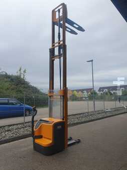 Stacker pedestre 2012  Jungheinrich EJC212 (8)