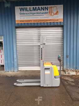 Stacker pedestre 2016  Jungheinrich EJC 212z (1)