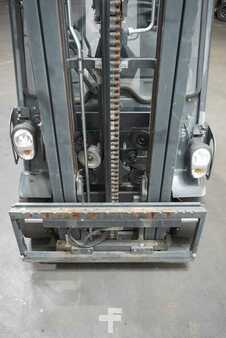 Chariots électriques à 3 roues 2013  Linde E15 (4)