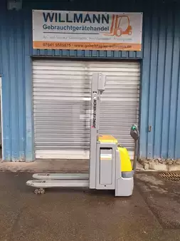 Apilador eléctrico 2016  Jungheinrich EJC212z (1)