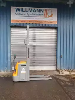 Apilador eléctrico 2016  Jungheinrich EJC212z (8)