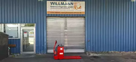 Niederhubwagen 2007  Linde T20 (1)