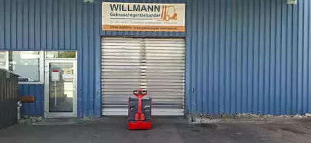 Niederhubwagen 2007  Linde T20 (2)