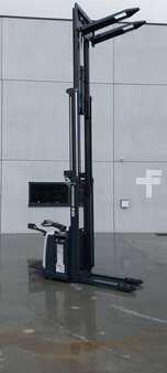 Stackers Stand-on 2015  Unicarriers PSP (2)