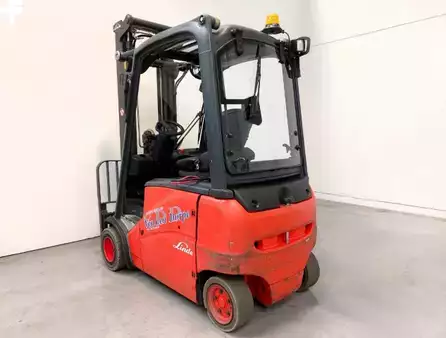 Elektro čtyřkolový VZV 2008  Linde E20PH-01 (3)