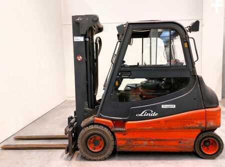 Sähkö - 4 pyör 2011  Linde E25-03 (2)