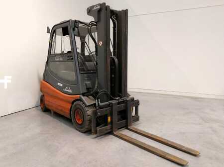 Sähkö - 4 pyör 2011  Linde E25-03 (4)