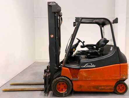 4-wiel elektrische heftrucks 2009  Linde E30-02-600 (2)