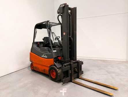 4-wiel elektrische heftrucks 2009  Linde E30-02-600 (4)