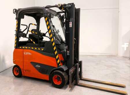 Elektromos 4 kerekű 2015  Linde E20PH-02 (1)