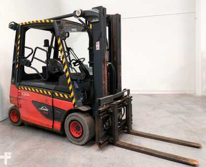 Elektro čtyřkolový VZV 2016  Linde E30L-01 (1)