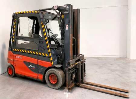 Elektro čtyřkolový VZV 2016  Linde E30L-01 (1)