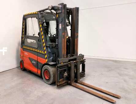 Elektro čtyřkolový VZV 2016  Linde E30L-01 (4)