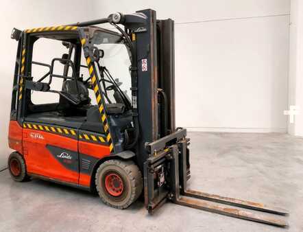 Elektro čtyřkolový VZV 2016  Linde E30L-01 (1)