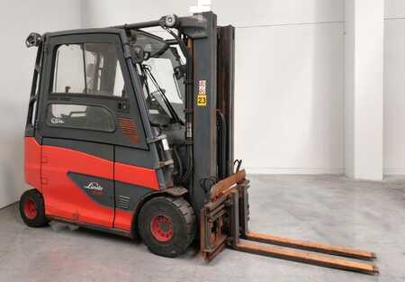 Elektro čtyřkolový VZV 2016  Linde E25HL-01-600 (1)