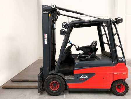 Elektro čtyřkolový VZV 2017  Linde E30L-01 (2)