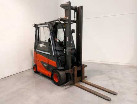 Elektromos 4 kerekű 2017  Linde E30HL-01/600 (4)