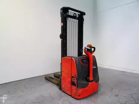 Stoccatori uomo a piedi 2015  Linde L16i (1)