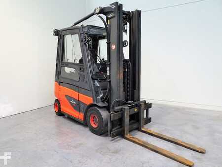 Elektro čtyřkolový VZV 2014  Linde E25-01 (1)