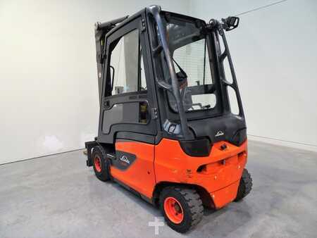 Elektro čtyřkolový VZV 2014  Linde E25-01 (3)