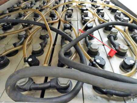 Elektro čtyřkolový VZV 2014  Linde E25-01 (6)