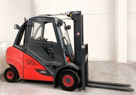 Diesel gaffeltruck 2015  Linde H35D-02 (1)