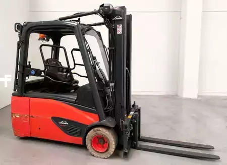 Elektro tříkolové VZV 2021  Linde E20L-02 (1)