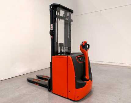 VZV s plošinou pro řidiče 2022  Linde L16i (1)