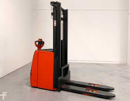 VZV s plošinou pro řidiče 2022  Linde L16i (3)