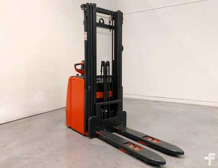 VZV s plošinou pro řidiče 2022  Linde L16i (4)