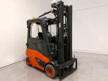 Chariots électriques à 4 roues 2018  Linde E16P-02 (4)