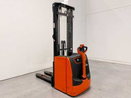 VZV s plošinou pro řidiče 2019  Linde L14 (1)