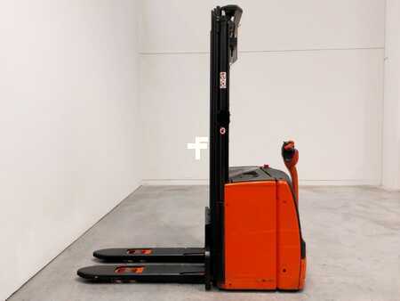 VZV s plošinou pro řidiče 2019  Linde L14 (2)