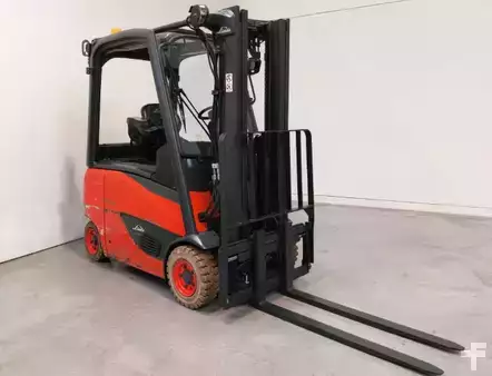 Elektryczne 4-kołowe 2021  Linde E16PH-02 (4)