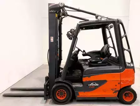 Elektro čtyřkolový VZV 2017  Linde E25-01 (2)