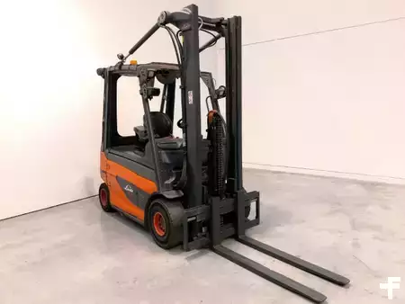 Elektro čtyřkolový VZV 2017  Linde E25-01 (4)