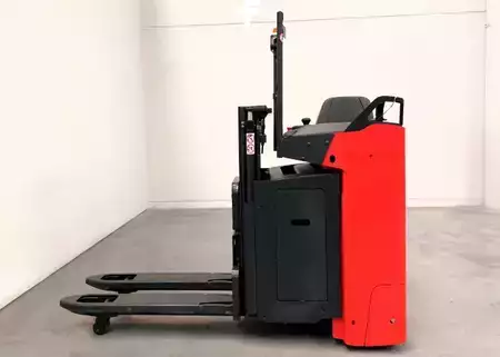 Porta-paletes elétrico 2018  Linde D12S (2)