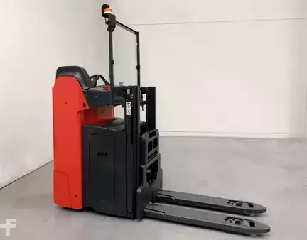 Porta-paletes elétrico 2018  Linde D12S (3)