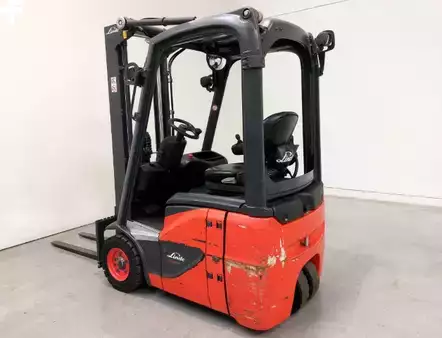 Chariots électriques à 3 roues 2017  Linde E12-02 (3)