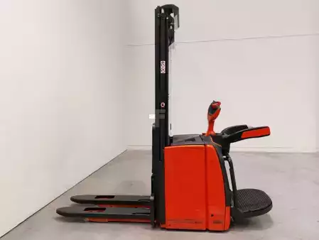 Stoccatori uomo a piedi 2020  Linde L14 (2)