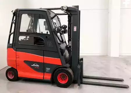 Eléctrica de 4 ruedas 2020  Linde E30H-01-600 (1)
