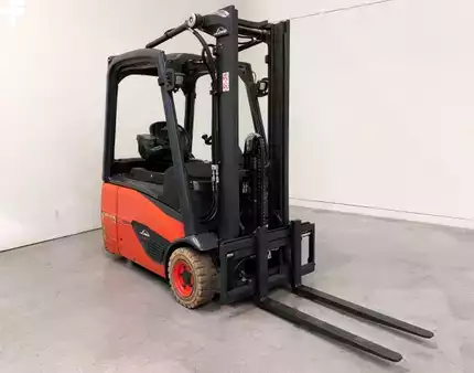 3-wiel elektrische heftrucks 2020  Linde E16-02 (4)
